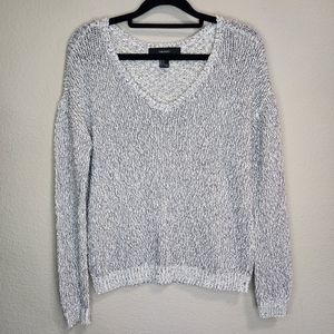 Forever 21 Marled Gray and White V-Neck Sweater Size S Neutral Knit Pull…